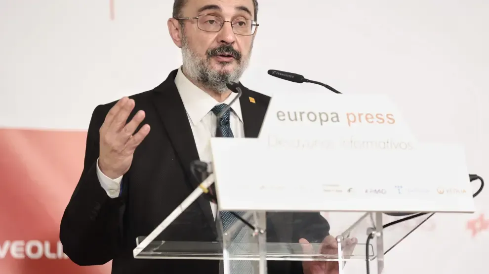 El presidente del Gobierno aragonés, Javier Lambán, en los desayunos de Europa Press este martes