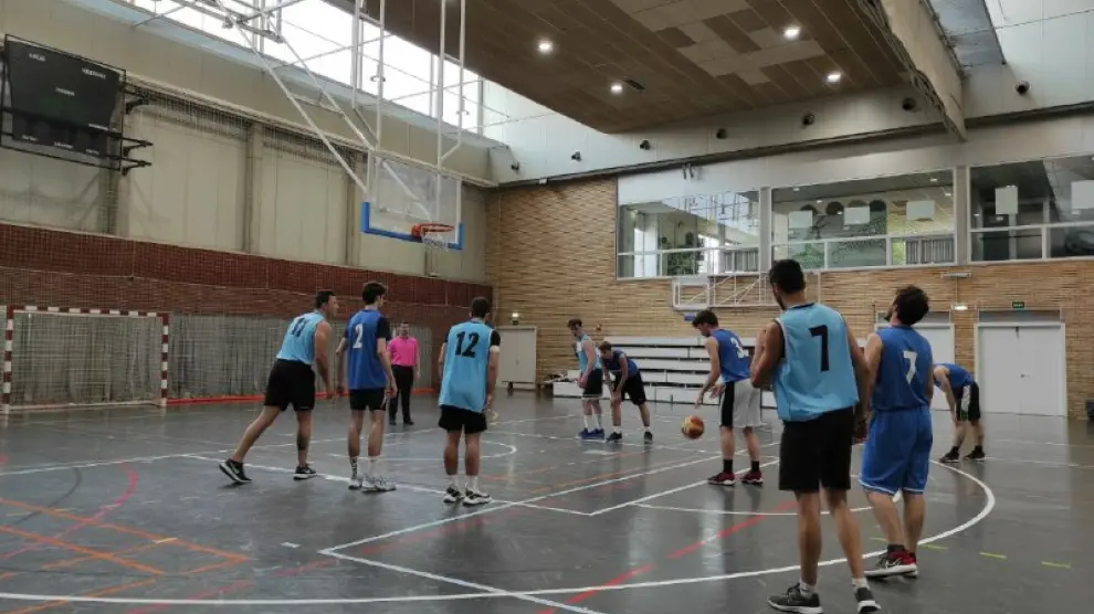 Semifinal del Trofeo Rector de Unizar entre Ciencias del Deporte del Campus de Huesca y la Facultad de Ciencias de Zaragoza, la pasada semana.