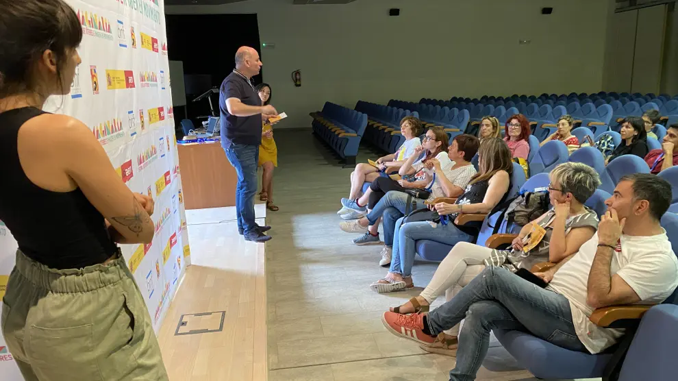 Los voluntarios recibieron la bienvenida al festival por parte del concejal de Cultura Juan Carlos García Cazcarra, la tarde del lunes.
