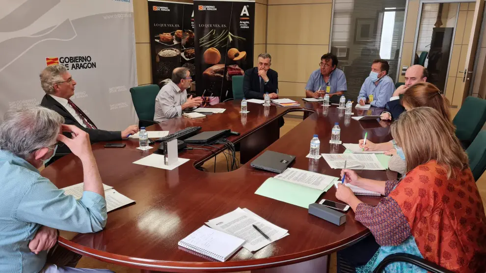 Reunión del consejero Olona con el Comité Aragonés de Agricultura Ecológica, esta semana.