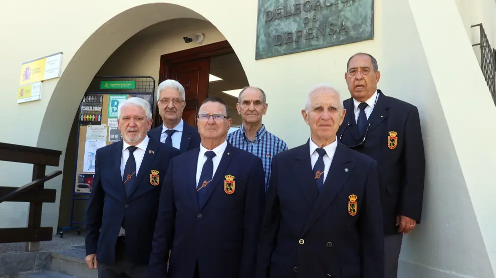 En primer plano, Fuentes y Marqueta junto con otros miembros de la Hermandad.