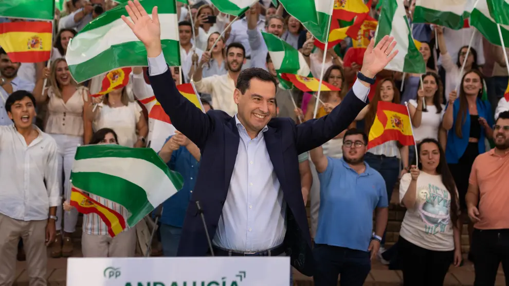 El acto de inicio de campaña de Juanma Moreno contó con gran número de afines al PP.
