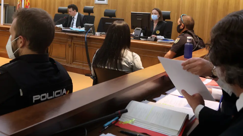 La acusada por el crimen de Broto, Daniel Valencia, esta semana en la Audiencia Provincial de Huesca.
