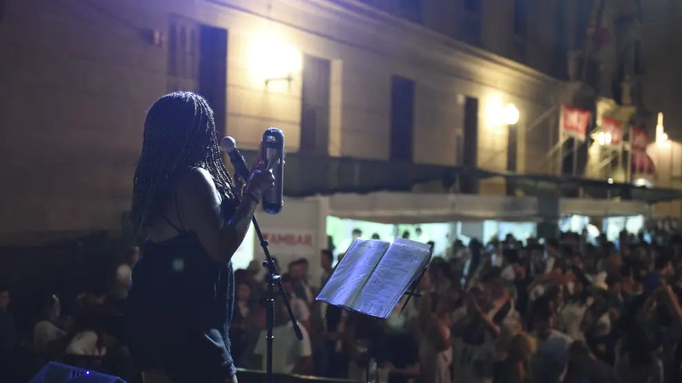 Foto de archivo de un concierto durante las Fiestas de San Lorenzo en la plaza de Navarra.