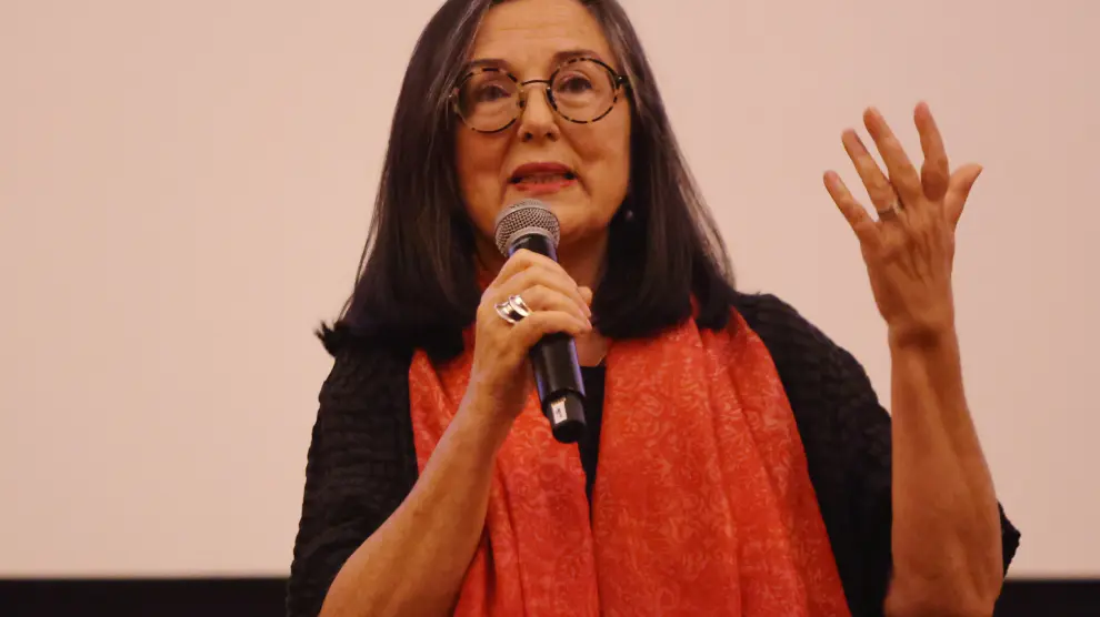 La directora de la película, Chelo Loureiro, durante la presentación del film.