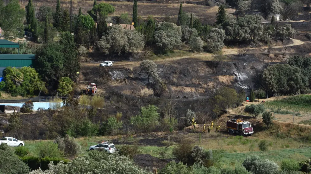 Imagen de la zona afectada por el incendio en Barbastro en la mañana de este domingo.