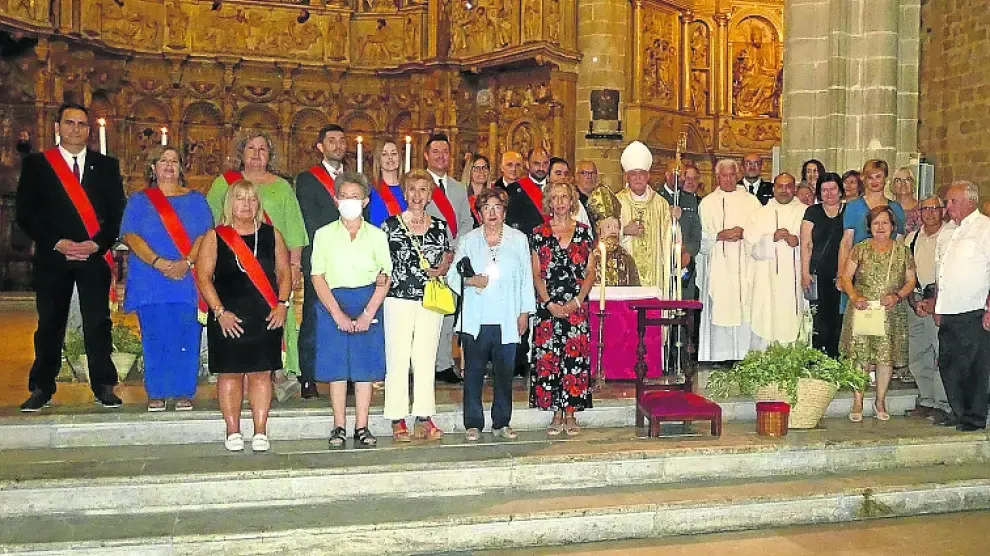Asistentes a la celebración litúrgica celebrada en Barbastro por la fiesta de San Ramón.