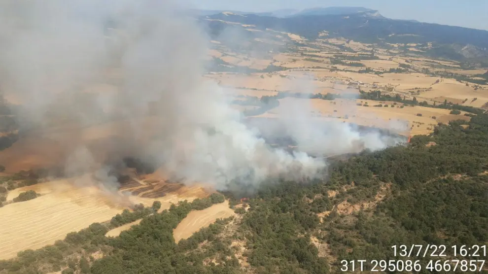 Vista del incendio forestal en Tolva, de este miércoles.