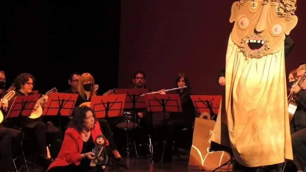 Espectáculo "Meñique", una actuación que combina teatro y música
