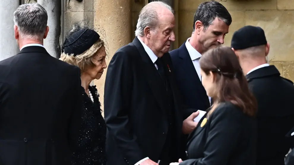 Juan Carlos y Sofia, los reyes eméritos, a su llegada al funeral de Isabel II.