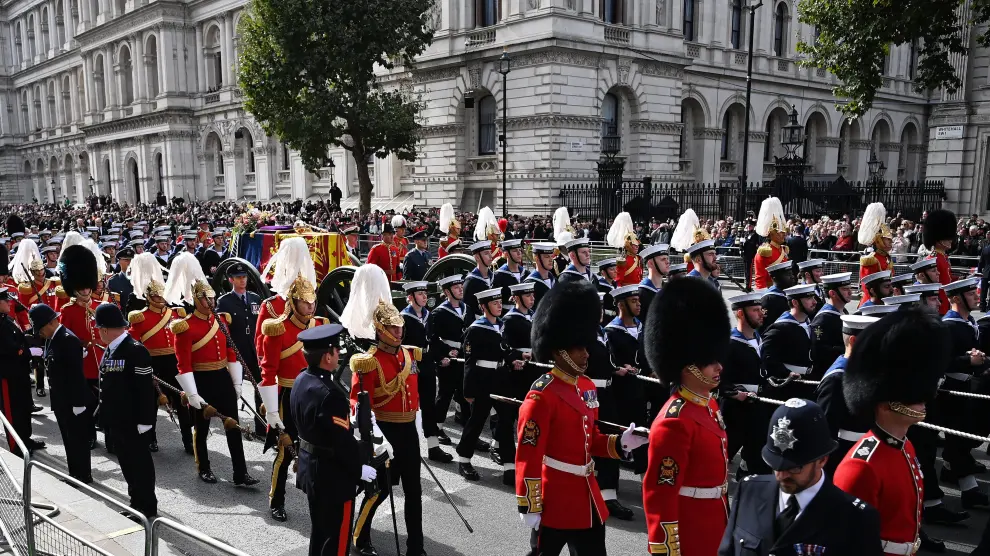 Las calles de Londres estuvieron abarrotadas de miles de personas que querían dar el último adiós a Isabel II.