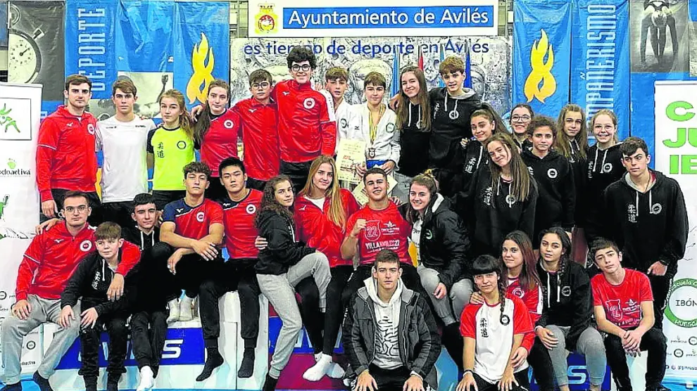 Representación del Club Ibón de Huesca en Avilés.