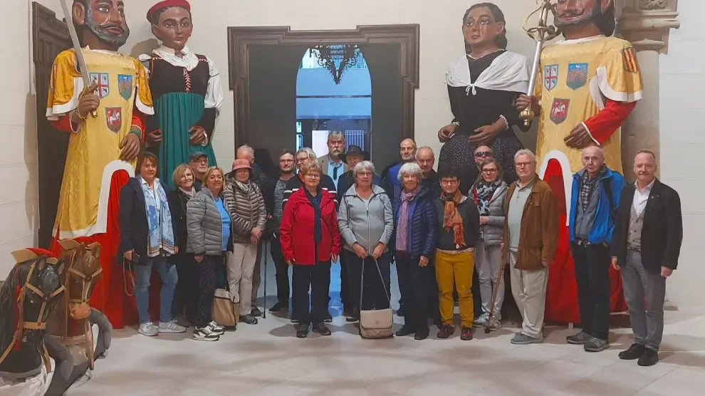 Un momento de la visita en el Ayuntamiento de Huesca.
