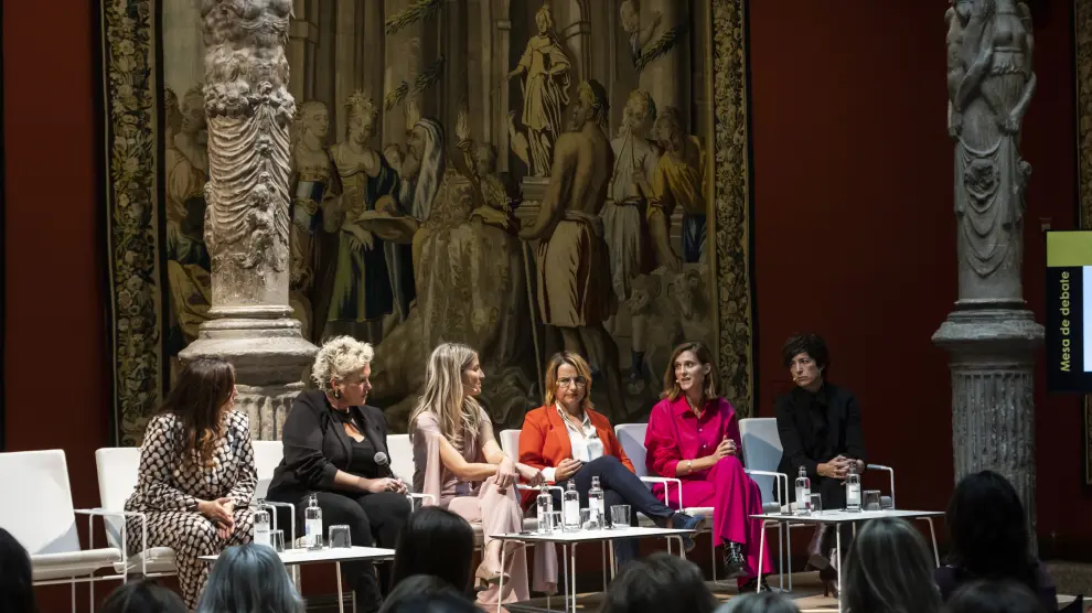 ‘La mirada imprescindible’ de las mujeres en los medios. María de Miguel, Isabel Poncela, Jara Abella, Pilar Bernal, Elena Puértolas y Beatriz Barrabés.
