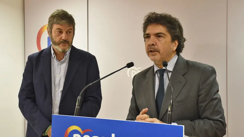 Mario Garcés, que estuvo acompañado por Gerardo Oliván, detalló las enmiendas del PP.
