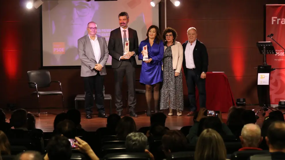 Sorolla, Lapuente, Domingo, Albás y Gracia, en el acto de entrega de los premios Ernest Lluch.