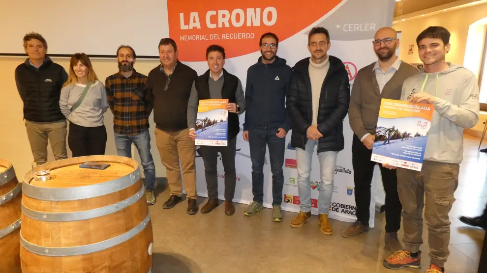 Organizadores y patrocinadores de la prueba de Montañeros de Aragón Barbastro.