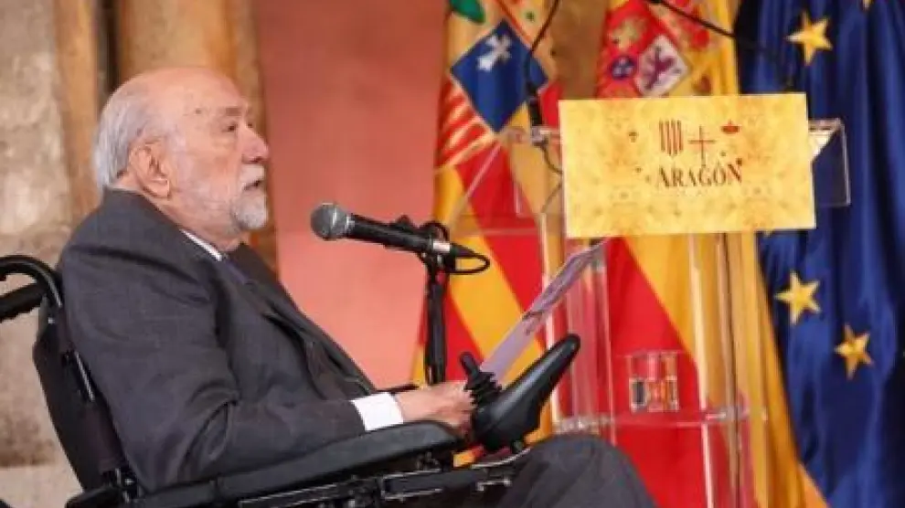 Eloy Fernández Clemente recibió el Premio Aragón 2022.