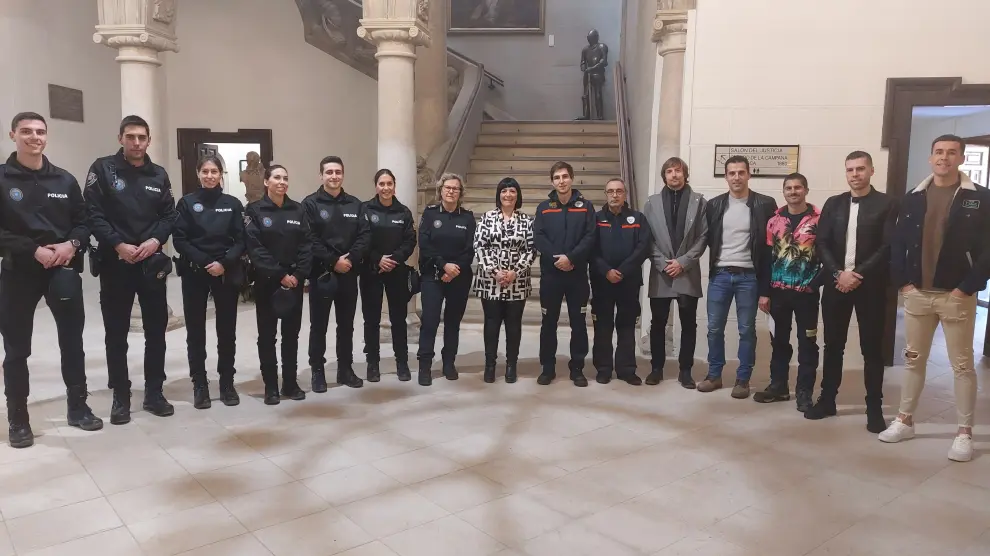 Nuevos policías y bomberos de Huesca.