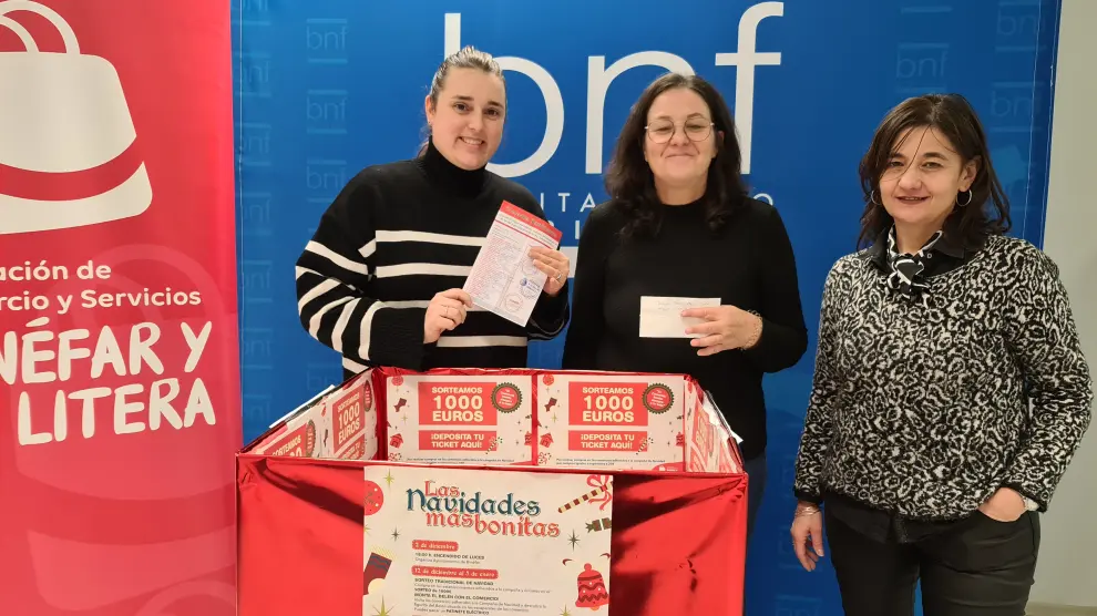 Sorteo de la campaña de Navidad, con Alba Subías, Yolanda Gracia y Ana Gascón.