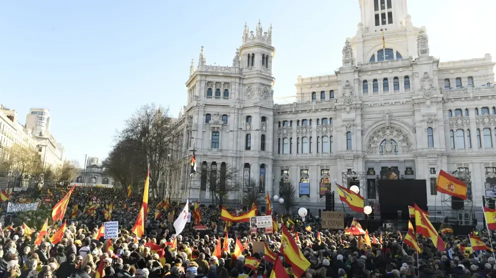 Los manifestantes recorrieron el centro de Madrid portando banderas del España.