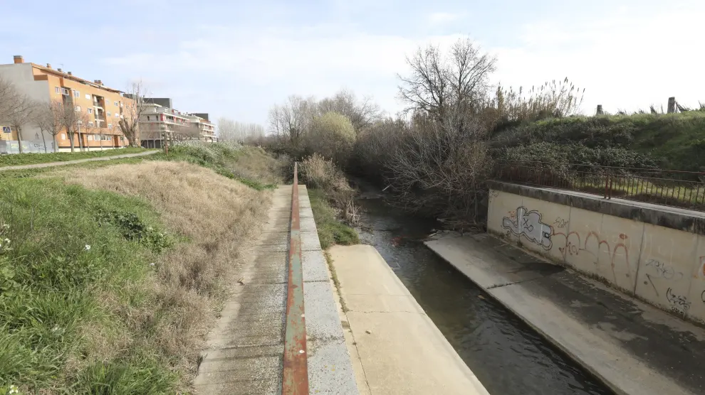 El río Isuela, a su paso por el casco urbano de Huesca.