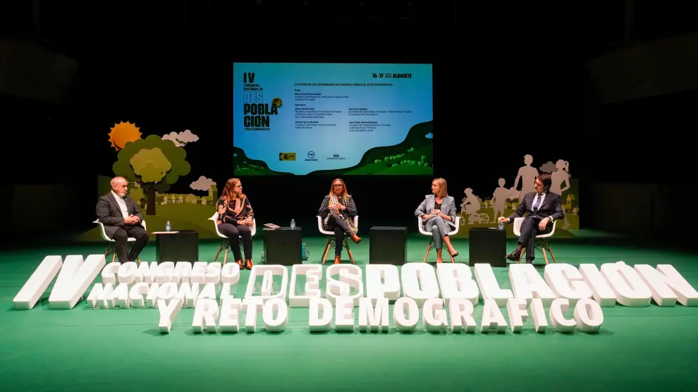 La consejera Mayte Pérez, en el transcurso de una mesa redonda, en el Congreso de Despoblación ayer en Albacete.