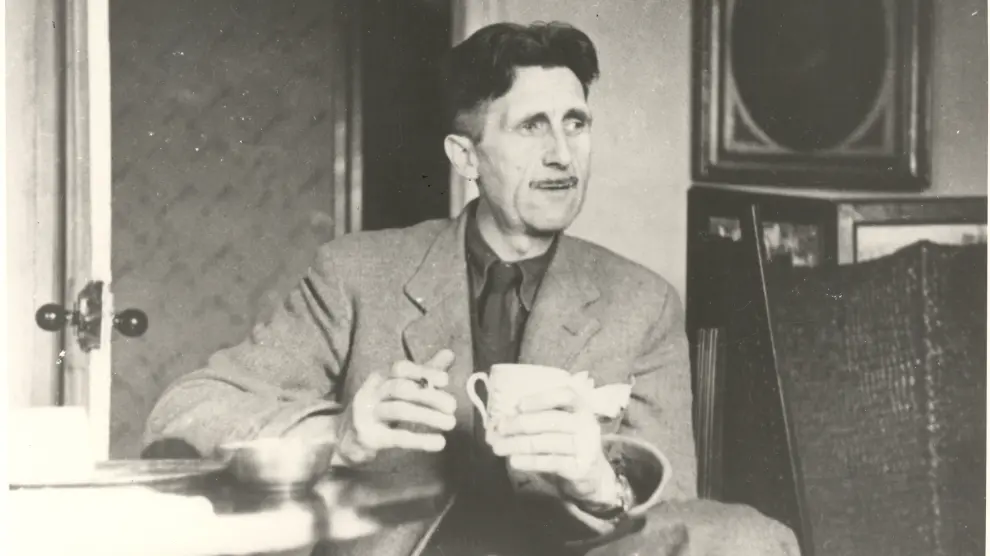 Orwell en su apartamento de Canonbury Road. Octubre-noviembre de 1945.