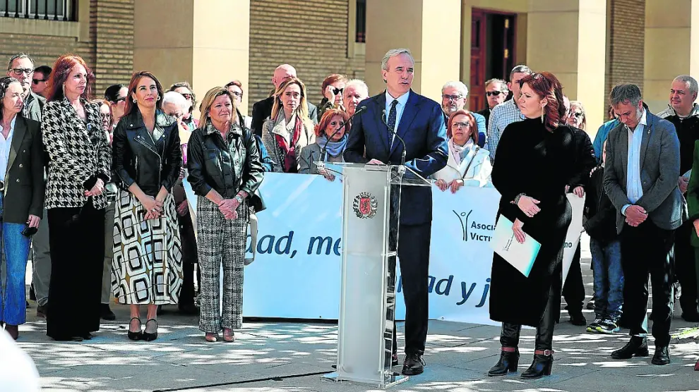El alcalde de Zaragoza, Jorge Azcón, en el acto organizado por la Asociación Víctimas del Terrorismo.