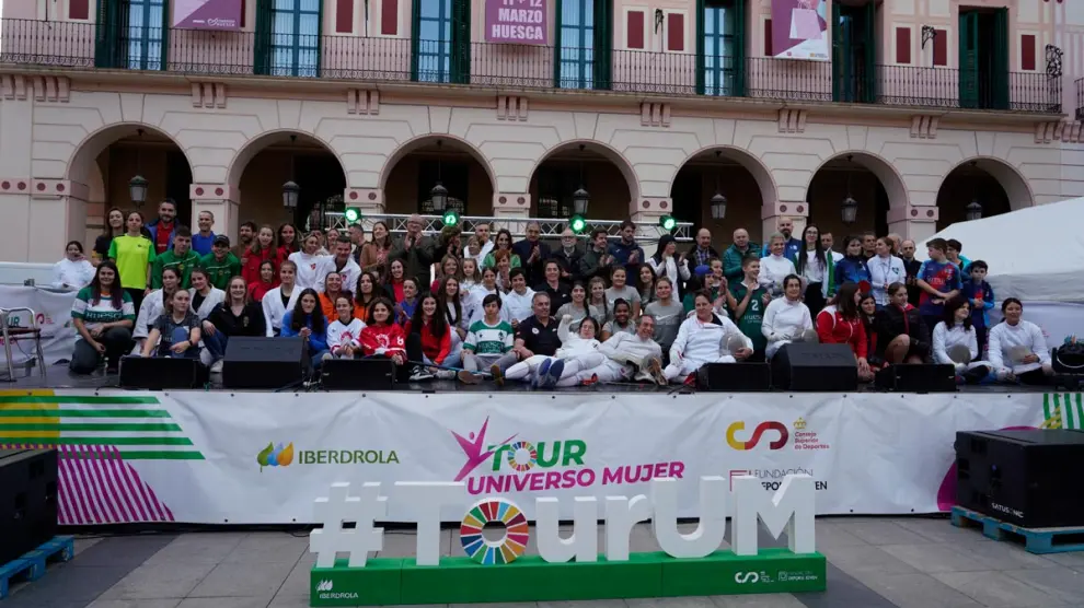 Huesca ha disfrutado de una multitudanaria edición de Tour Universo Mujer.