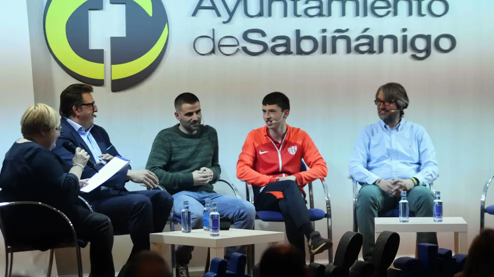 Susana Deito modera la mesa de Manuel Torres, Carlos Blas, Marcos Calvo y Quique Ascaso