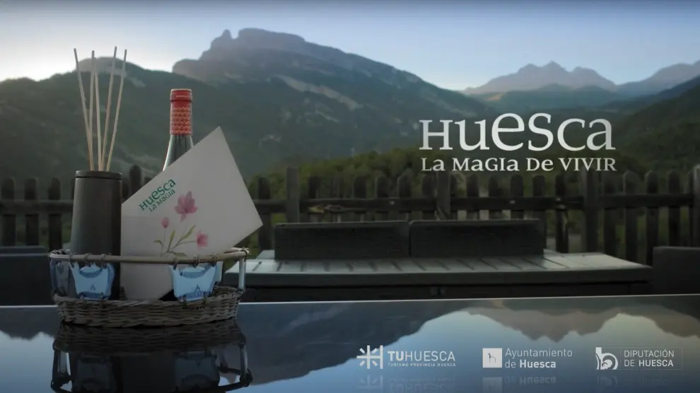 Imagen de la nueva campaña promocional de TuHuesca.