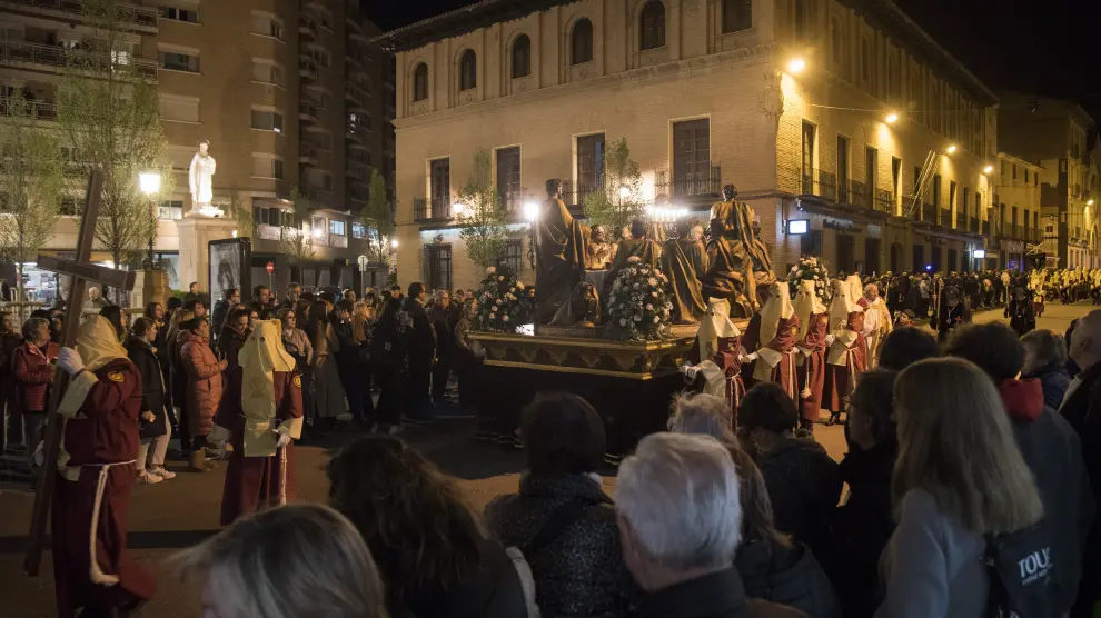 La procesión del Cenáculo, a su paso por la Plaza de la Inmaculada.