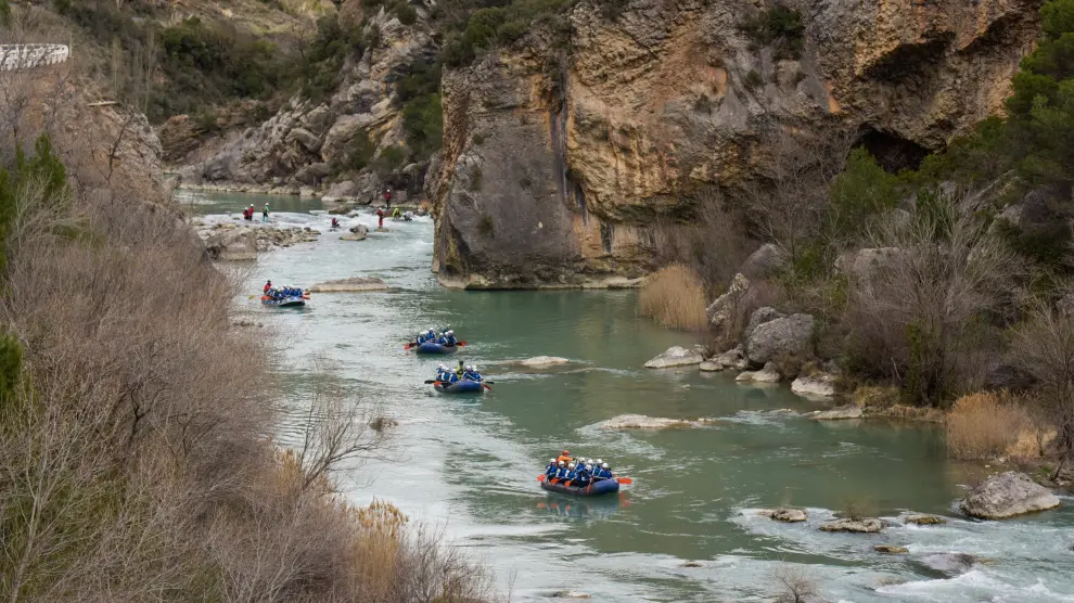 Actividad de rafting en el descenso del río Gállego en esta temporada.