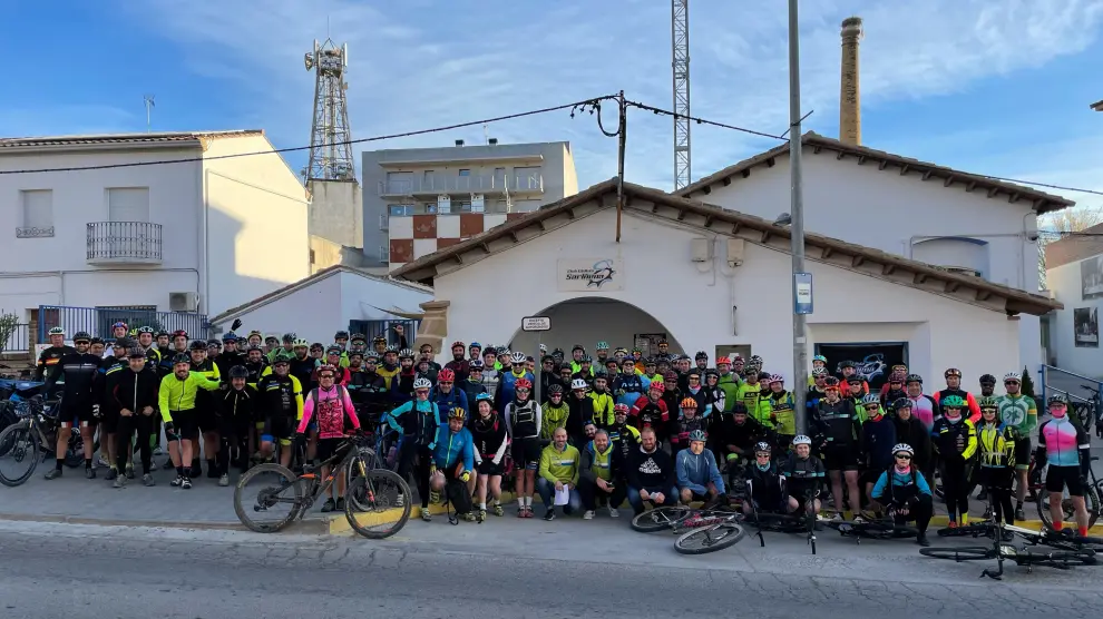 Representantes del Club Ciclista Sariñena realizaron una carrera de reconocimiento de la Orbea Monegros.