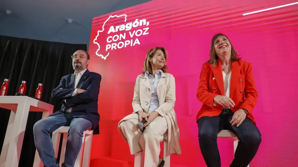 ​Javier Lambán, Raquel Sánchez y Lola Ranera, durante un acto sobre vivienda celebrado en Zaragoza.