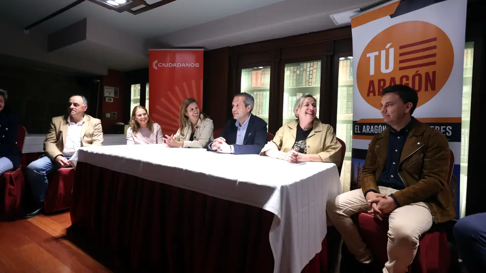 Ciudadanos-Tú Aragón ha celebrado el acto final de la campaña con la presencia de sus candidatos.