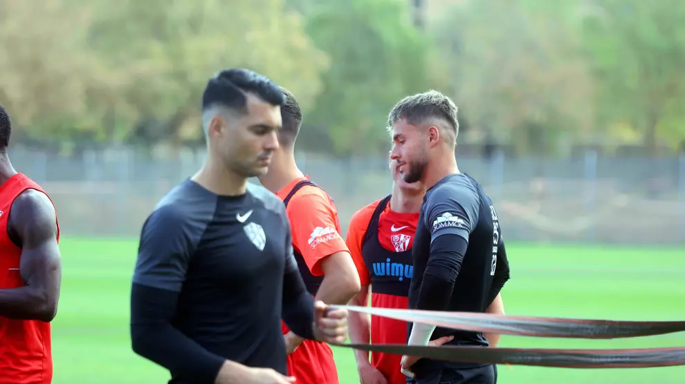 Andrés Fernández y Álvaro Fernández, durante la pretemporada del Huesca el pasado verano.