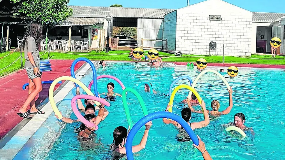Una de las actividades de las campañas de natación este verano en la comarca de La Litera.
