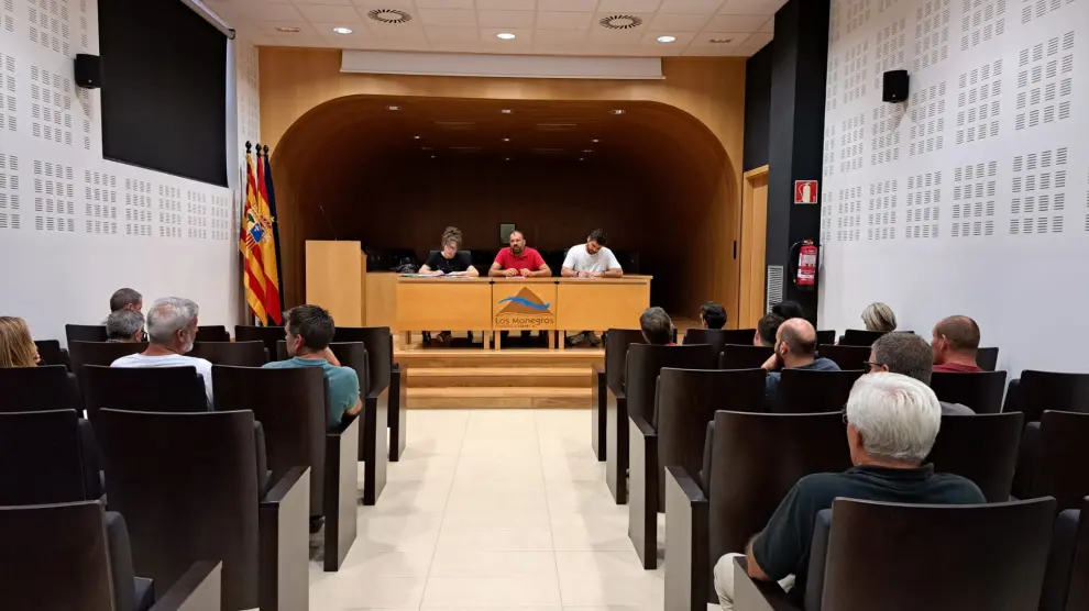 Reunión con alcaldes celebrada este lunes en la sede de la Comarca de Los Monegros.