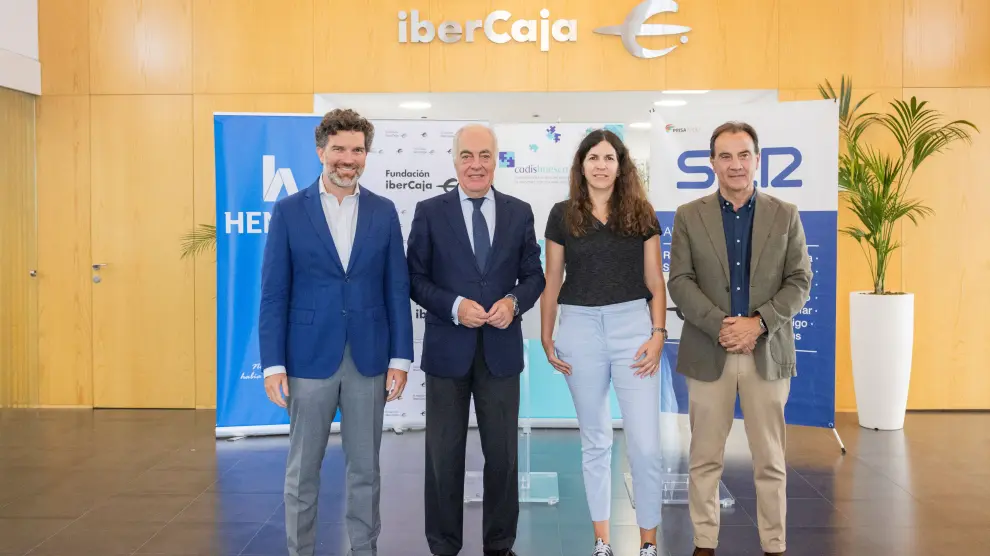 Íñigo de Yarza, José Luis Rodrigo, Sara Comenge y José María Tejerina, ayer tras la renovación del convenio.