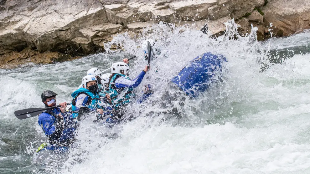 Los deportes en aguas bravas forman parte de la amplia oferta del turismo de aventura de la provincia.
