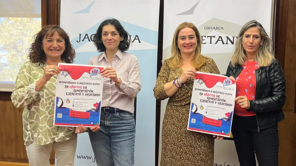 Victoria Mora, Laura Climente, Olvido Moratinos y Pilar Lardiés, presentando el plan.