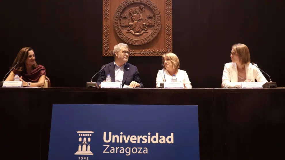 José Antonio Mayoral, Tomasa Hernández y Lola Fernández Ochoa eran los encargados, junto a Garatachea, de presentar esta cátedra.
