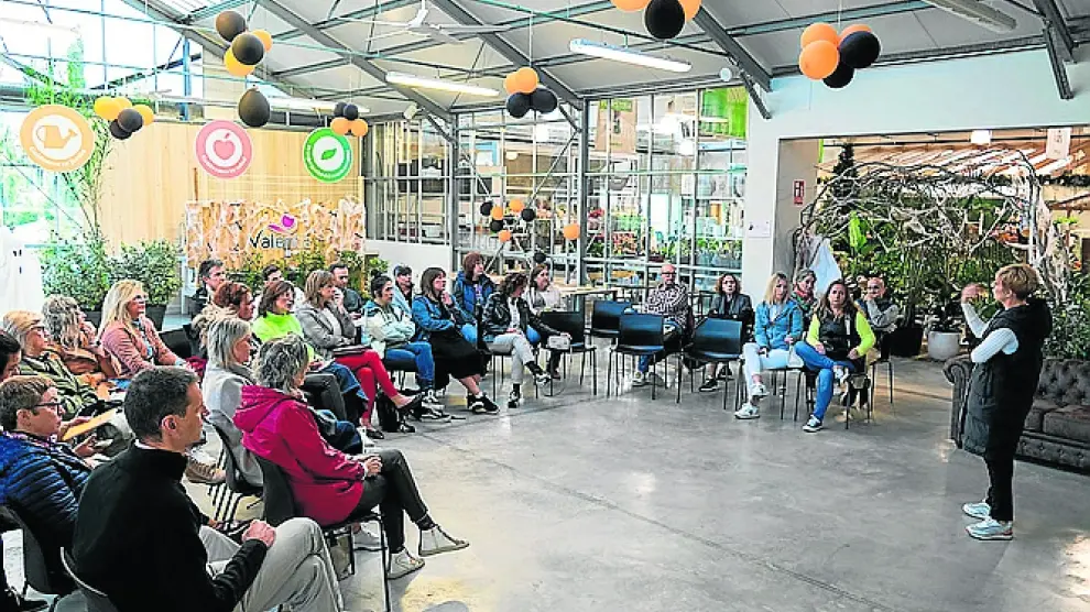 Más de 30 comerciantes participaron en el tercer café de la asociación en el centro de Brotalia.