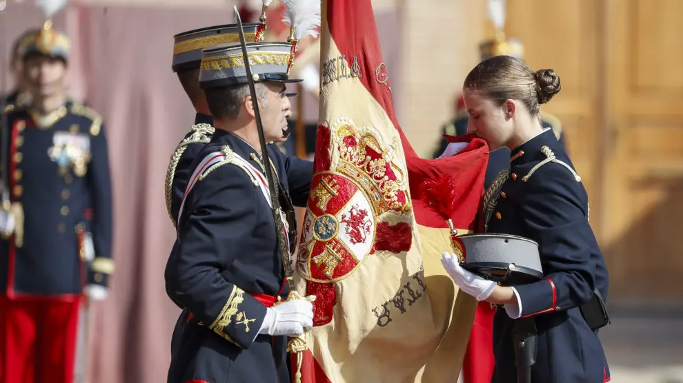 La princesa de Asturias, Leonor de Borbón, el 7 de octubre de 2023, juró bandera junto al resto de los cadetes de su curso.