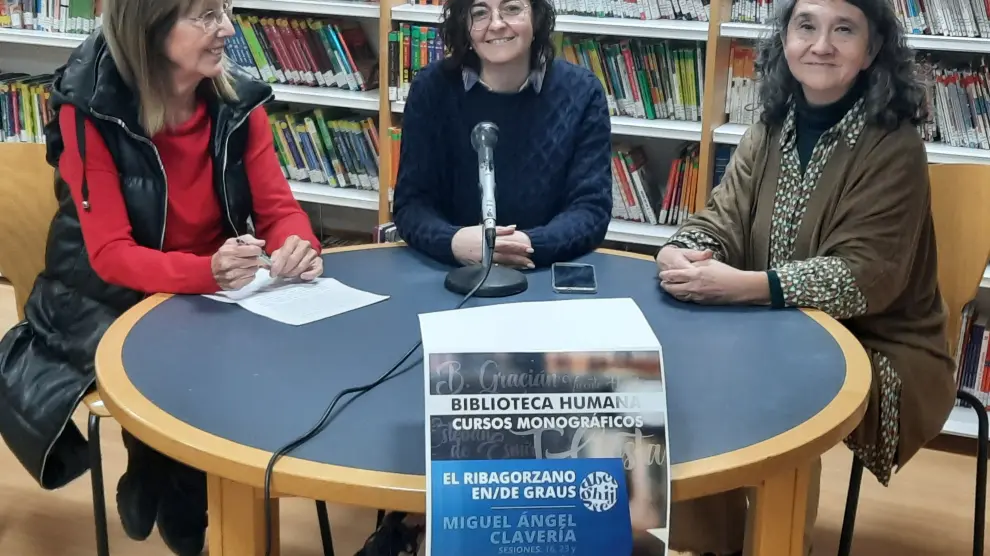 Carmina Guiu, Beatriz Cosculluela y Marta Rodríguez, en la presentación de la Biblioteca Humana.