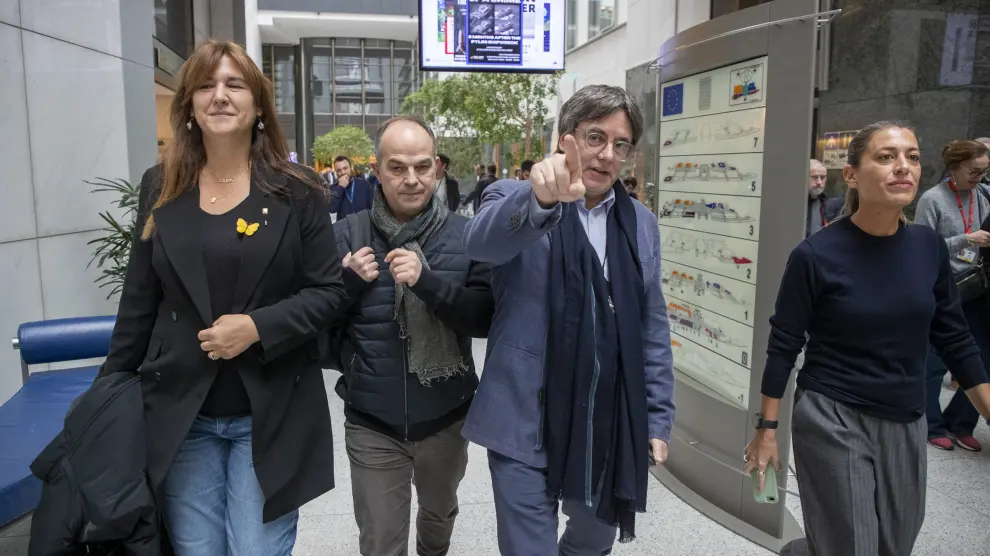 Laura Borràs, Toni Comín; Carles Puigdemont y Miriam Nogueras.