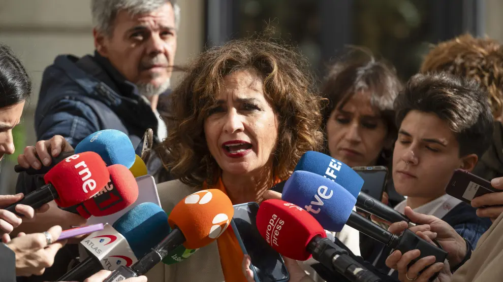 María Jesús Montero ofrece declaraciones tras la firma del pacto con Coalición Canaria.