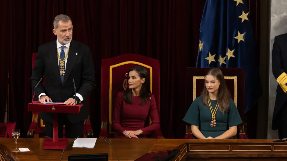 El Rey Felipe; la Reina Letizia y la princesa Leonor durante la Solemne Sesión de Apertura de las Cortes Generales.